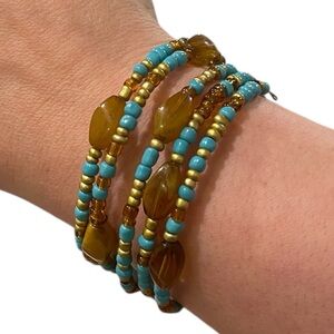 🐰🪷 New Turquoise and Gold Beaded Wrap Bracelet